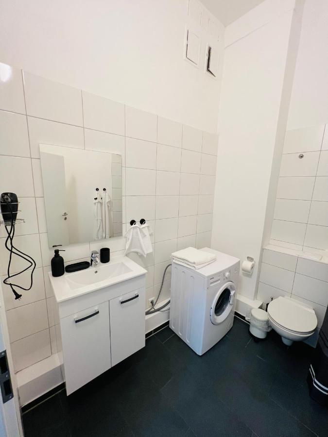 Appartement 2-zimmer Am Maybachufer *